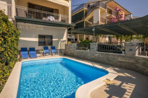  Holiday house with a swimming pool Podstrana, Split - 7539  Подстрана